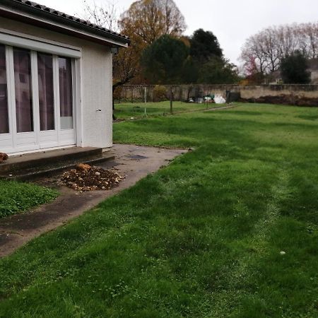 Bed and Breakfast La Pomponnette Bouresse Экстерьер фото
